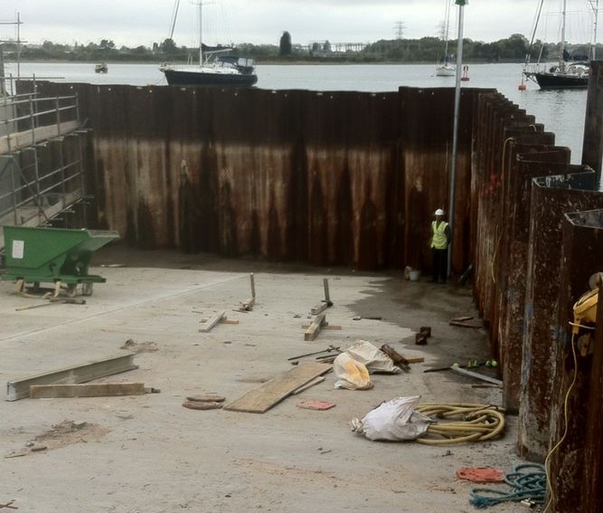 Construction of a slipway insside a cofferdam