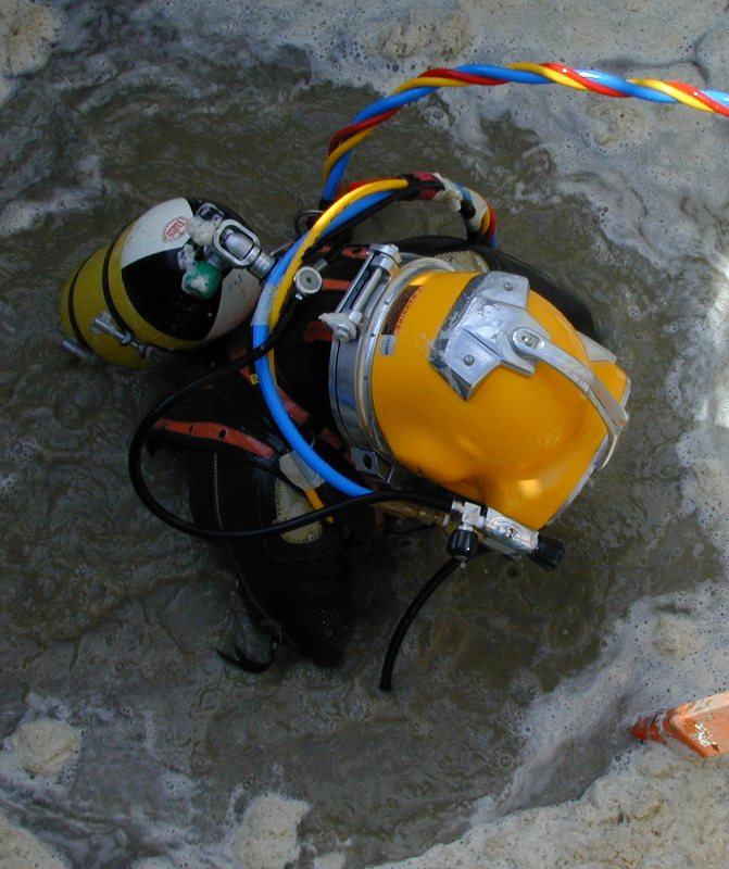 CSD Diver Carrying out underwater concrete repairs