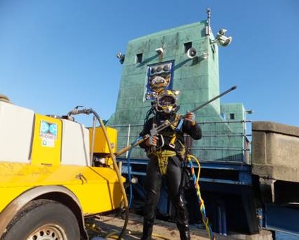 CSD Diver with Retro, Underwater, Jet Washing Lance